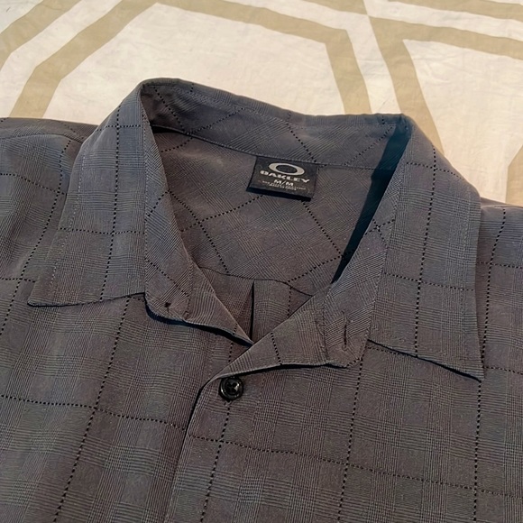 Oakley SS Button Down Shirt - Picture 2 of 3